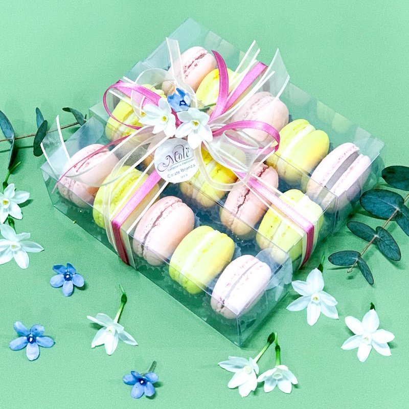 Flowers and Macarons Delivery FlorPassion Milan Luxury Birthday Gifts