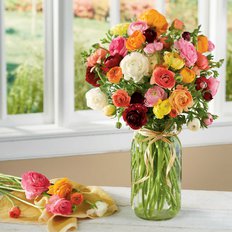Ranunculus Bouquet | Send Spring Flowers to Milan | Best Local Florist