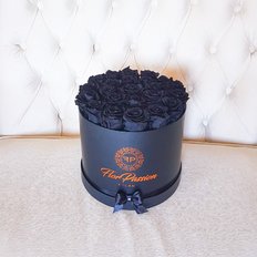 Total Black Forever Roses